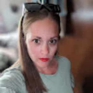 Meet your Posher, Alyson